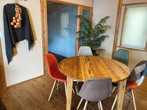 Dining - Log house Kinokanoie in Nishihara Aso  Easy ac / Asogun Kumamoto (Asogun)