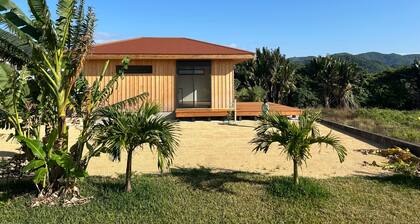 A quiet environment with a wooden deck with a grea / Ishigaki City Okinawa