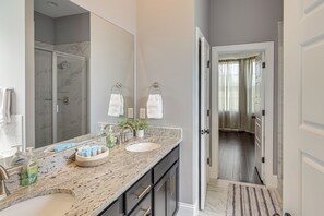 Hair dryer, towels - 3 Mi to Old Hickory Lake! Luxe Family Getaway (Mt. Juliet)