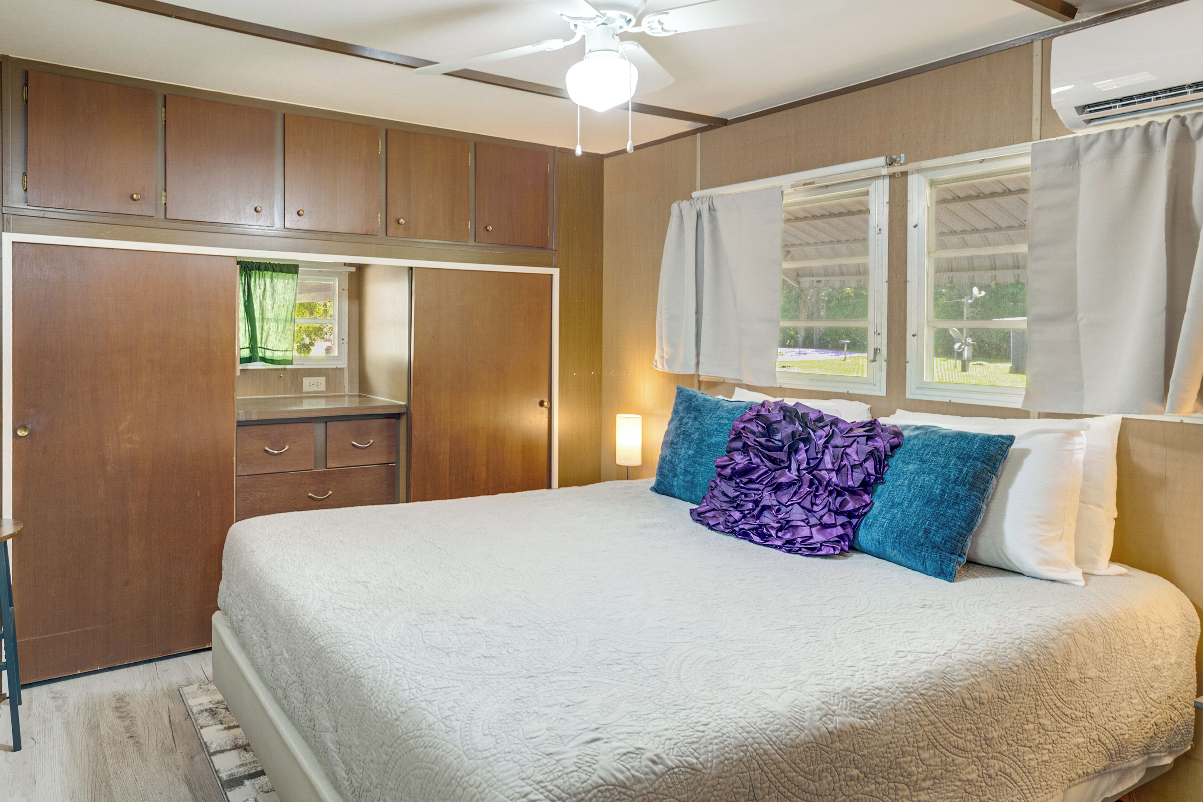 1 bedroom, internet, bed sheets