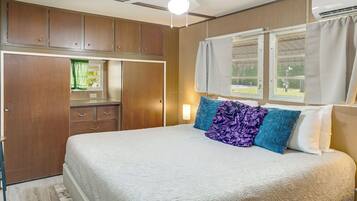 1 bedroom, internet, bed sheets