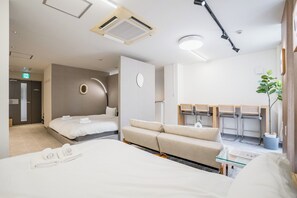 2 bedrooms, desk, free WiFi, bed sheets - NEW OPEN Retreat Tower Hakata Minoshima | 100 / Fukuoka City Fukuoka (Fukuoka City)