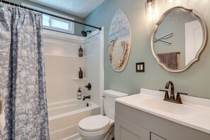 Hair dryer, towels - 100 Ft to Shore! PCB Home w/ Outdoor Entertainment (Panama City Beach)
