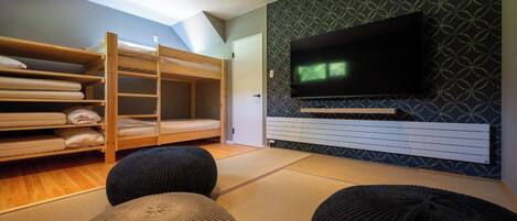 3 chambres, fer et planche à repasser, Wi-Fi gratuit, draps fournis