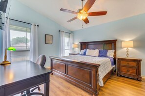 Room - ADA Friendly! Convenient Family Home in Pensacola (Pensacola)