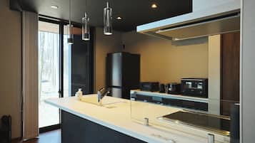 Fridge, microwave, stovetop, cookware/dishes/utensils