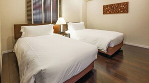 Room - Condo Building Westernstyle Suite Capacity 6 / Kunigami County Okinawa (Kunigami County)