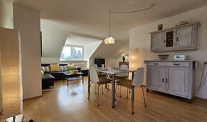 Unclassified image, 2 of 24, button - Vrbo Property (Landsberg am Lech)