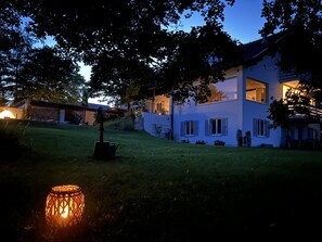 Exterior - The View. Great vacation apartment with a view, Ammersee region (Landsberg am Lech)