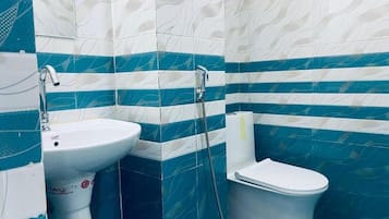 Tripla Deluxe, vista città | Bagno