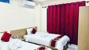 Desk, laptop workspace, soundproofing, iron/ironing board - Chitwan Business Hotel (Bharatpur)