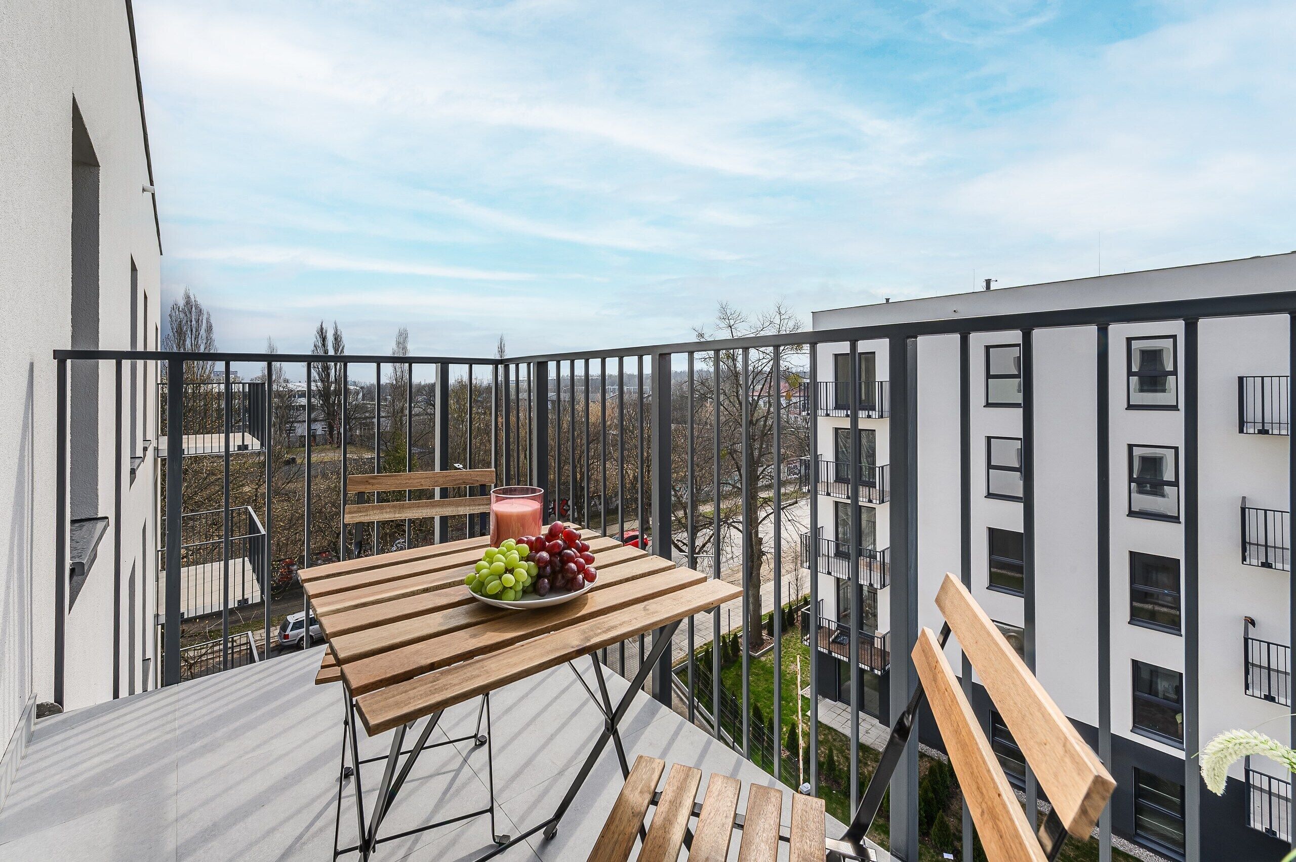 Superior-Apartment, Balkon, Blick auf den Innenhof | Terrasse/Patio