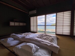 2 bedrooms, desk, free WiFi, bed sheets