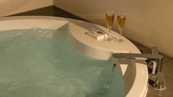 Bain à remous intérieur