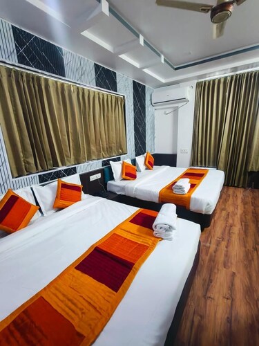 Papaya Leaf inn