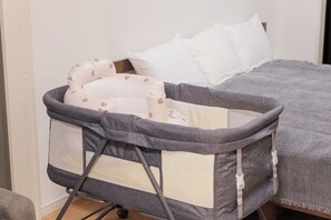 2 habitaciones, escritorio, tabla de planchar con plancha y wifi gratis 