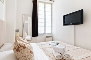 City Apartment, 1 Queen Bed, Non Smoking, City View - 1BR Saint-Germain-des-Prés Seine Escape (Paris)