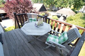 Outdoor dining - Boddenbreeze Modern retreat (Born\/Darß)