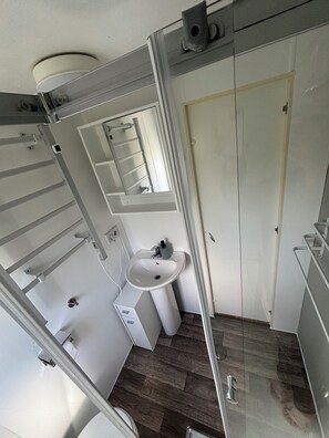 Bathroom - 4 person chalet at 5* Resort Julianahoeve (Renesse)