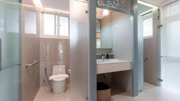 Vil·la Deluxe, vistes al jardí | Bany