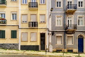 Exterior - Discover Lisbon from São Vicente Base (Lisbon)