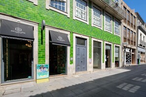 Exterior - Unbeatable Location • Porto Old Town Apartment (Porto)
