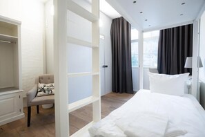 Basic szoba két külön ággyal | Hipoallergén ágynemű, ingyenes wifi és ágynemű