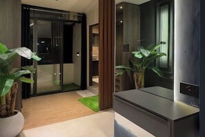 صورة غير مصنفة، 2 من 9، زرّ