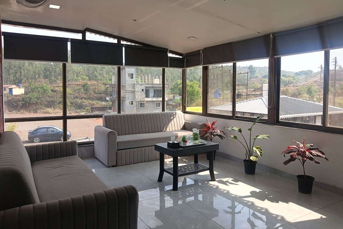 Phòng 4 dành cho gia đình, quang cảnh vườn