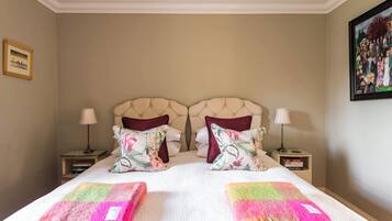 Iron/ironing board, travel crib, WiFi, bed sheets