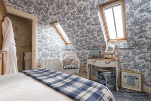 Bügeleisen/Bügelbrett, Reisekinderbett, WLAN, Bettwäsche