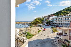 Property grounds - Beach Apartment M (Nea Karvali)