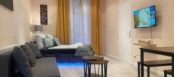 Apartment Sleeps 3 With Parking and Garden