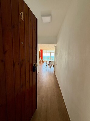 Interior - Cunit Apartment with sea view and balcony (Cunit)