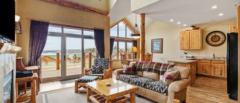Smart TV, fireplace