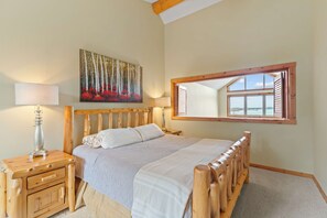 Room - Big Sandy Lodge and Resort Lakefront Lodge - spacious-luxurious (McGregor)