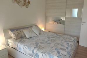 Room - Family-friendly villa for eight guests (Bibione)