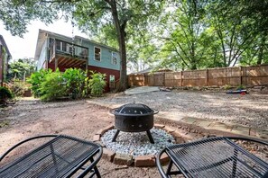 Terrace/patio - Brick & Beam Studio-Minutes away from Atlanta! (Atlanta)