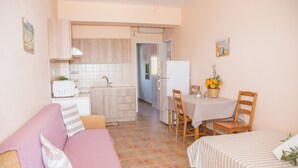 Leilighet – classic, balkong, sjøutsikt | Oppholdsområde