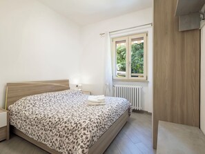 Bedroom - Harmony House by Interhome (Porto Valtravaglia)