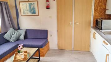 Klassieke stacaravan, 2 slaapkamers | Interieur