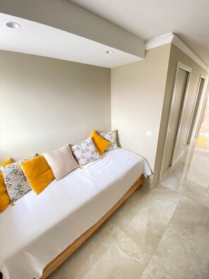 Unclassified image, 5 of 16, button - Vrbo Property (Villeneuve-Loubet)