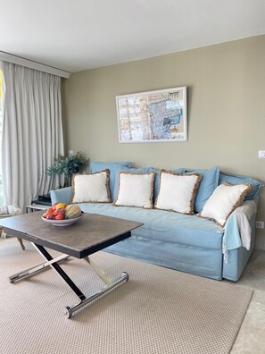 Living area - Sea View Apartment Marina Baie des Anges 2 Terraces Beach 2 min - French Riviera (Villeneuve-Loubet)