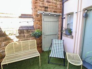 Cottage | Property grounds - Tower Cottage (Nottingham)