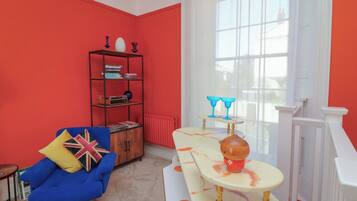 Cottage | Interior