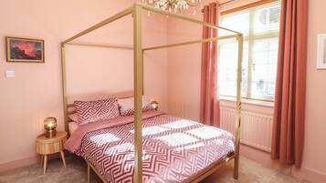 Cottage | 2 bedrooms, individually decorated, individually furnished, free WiFi