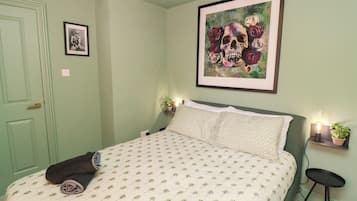 Cottage | 2 bedrooms, individually decorated, individually furnished, free WiFi