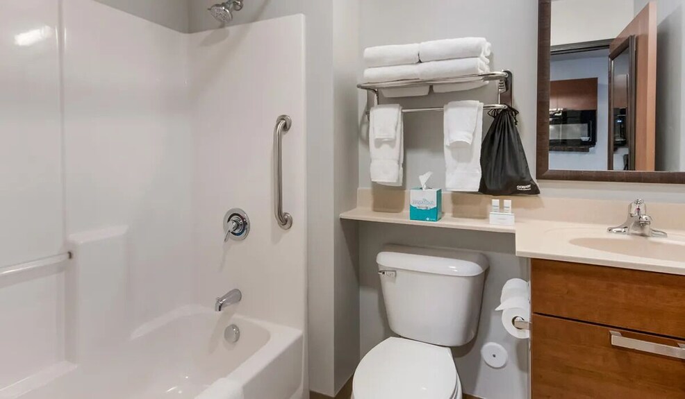 Homey Room Ideal For Extended Stays In Cheyenne For Travelers And Families - Cheyenne, WY