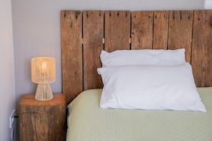 Iron/ironing board, WiFi, bed sheets - Parenthèse Sologne – Spacious Longère for 14 with Private Terrace, Garden & Wi-Fi in Neuvy (Neuvy)
