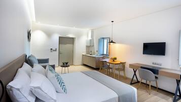 Junior Suite | In-room safe, laptop workspace, iron/ironing board (on request)